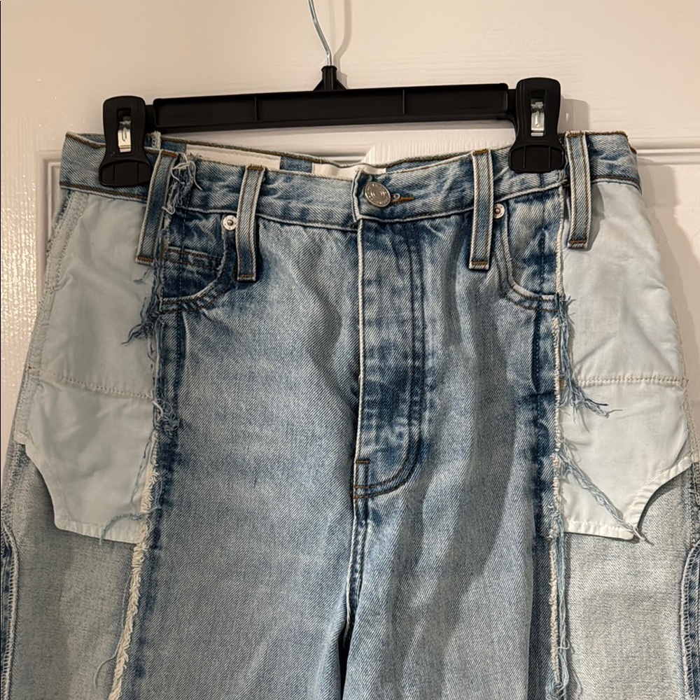 Frame Denim High Rise Blue Jeans with Subtle Distressing - Picture 2 of 10